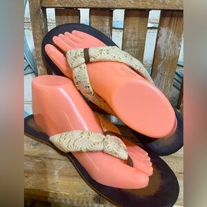 Sonoma Life + Style Ivory Crochet Thong Sandal L (9/10)M Worn ONCE!